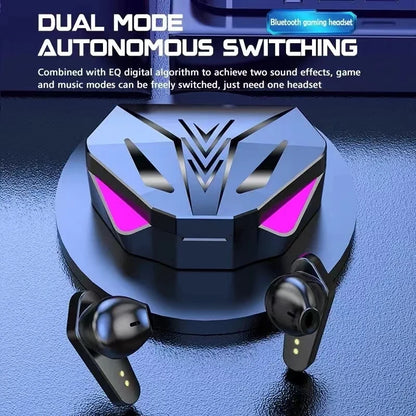 Bluetooth gaming headset with dual mode autonomous switching on a reflective surface