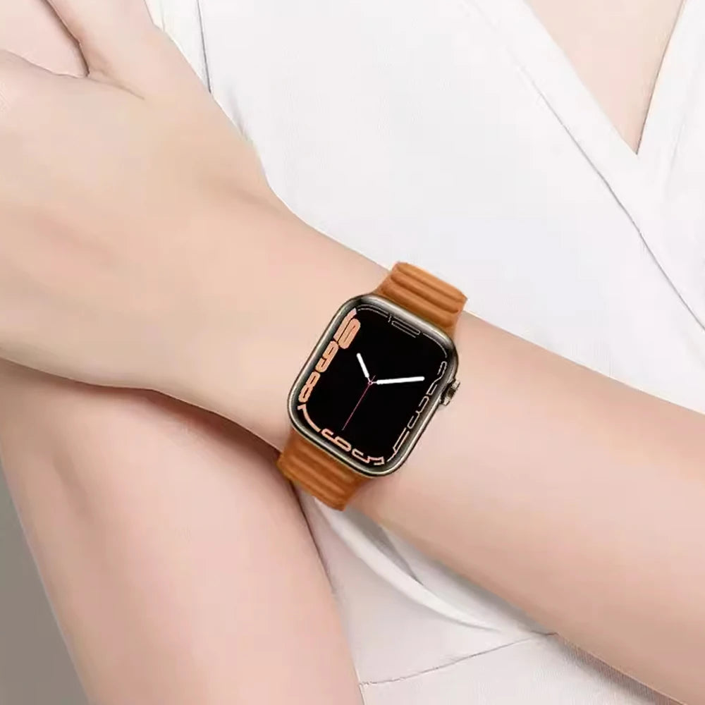 Leather Link For Apple Watch Band 45mm 41mm 44mm 40mm 49mm 38 42mm Magnetic bracelet iWatch Series 9 8 3 SE Ultra 4 5 6 7 Strap
