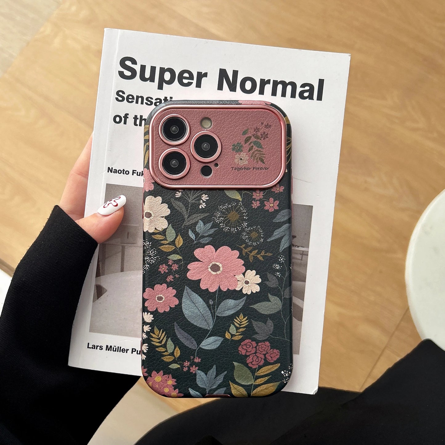 Ins Korean Camellia phone case suitable for iPhone 17 17Promax 16 15 14 13 Promax shock-absorbing strap hanging rope phone case